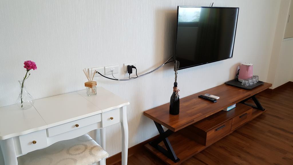 Chi House Hotel Миаоли Екстериор снимка
