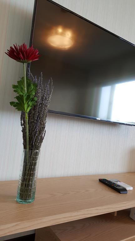 Chi House Hotel Миаоли Екстериор снимка